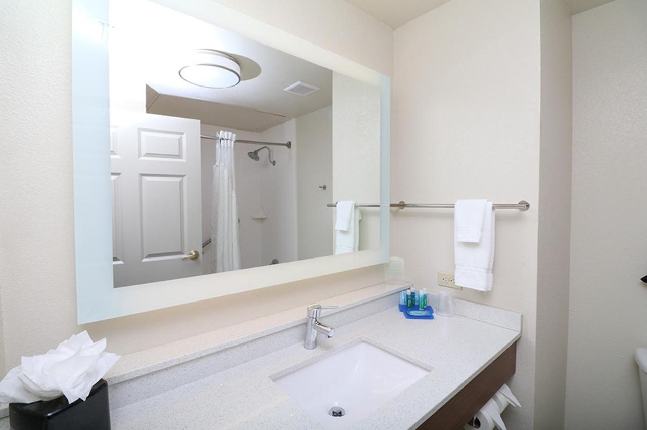 Hotel Express & By Ihg Greenville