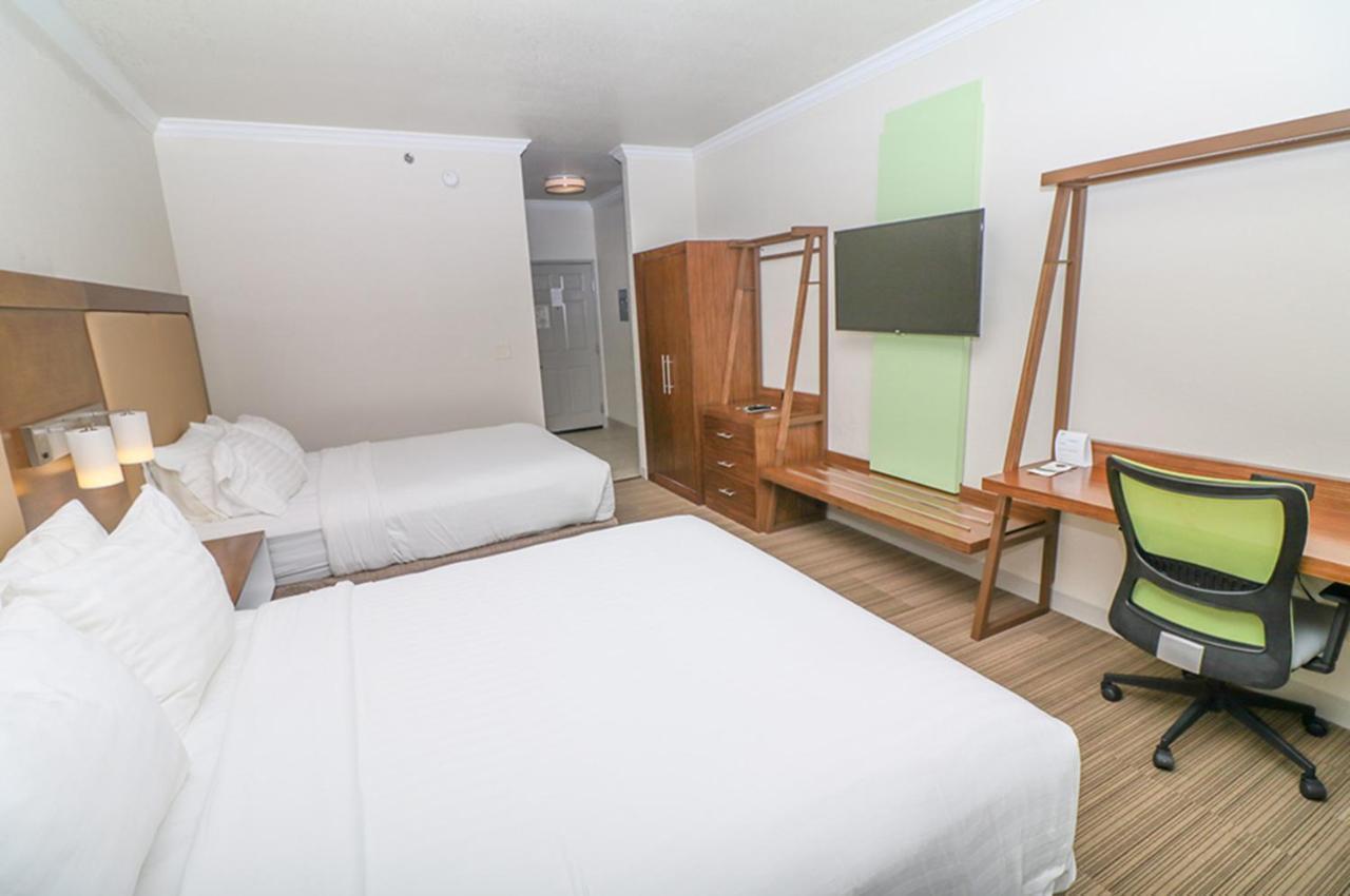 Express & By Ihg