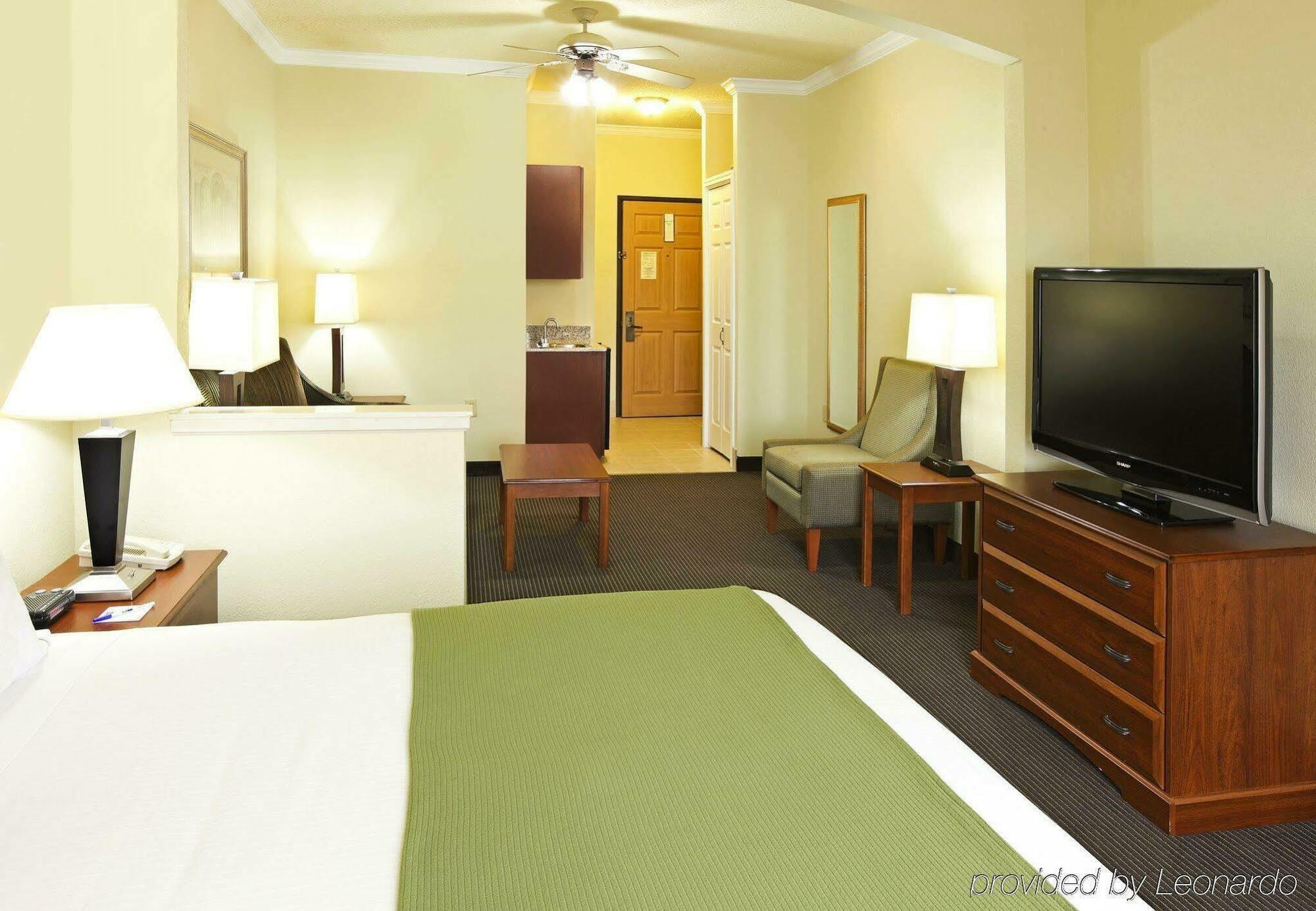 Express & By Ihg Greenville