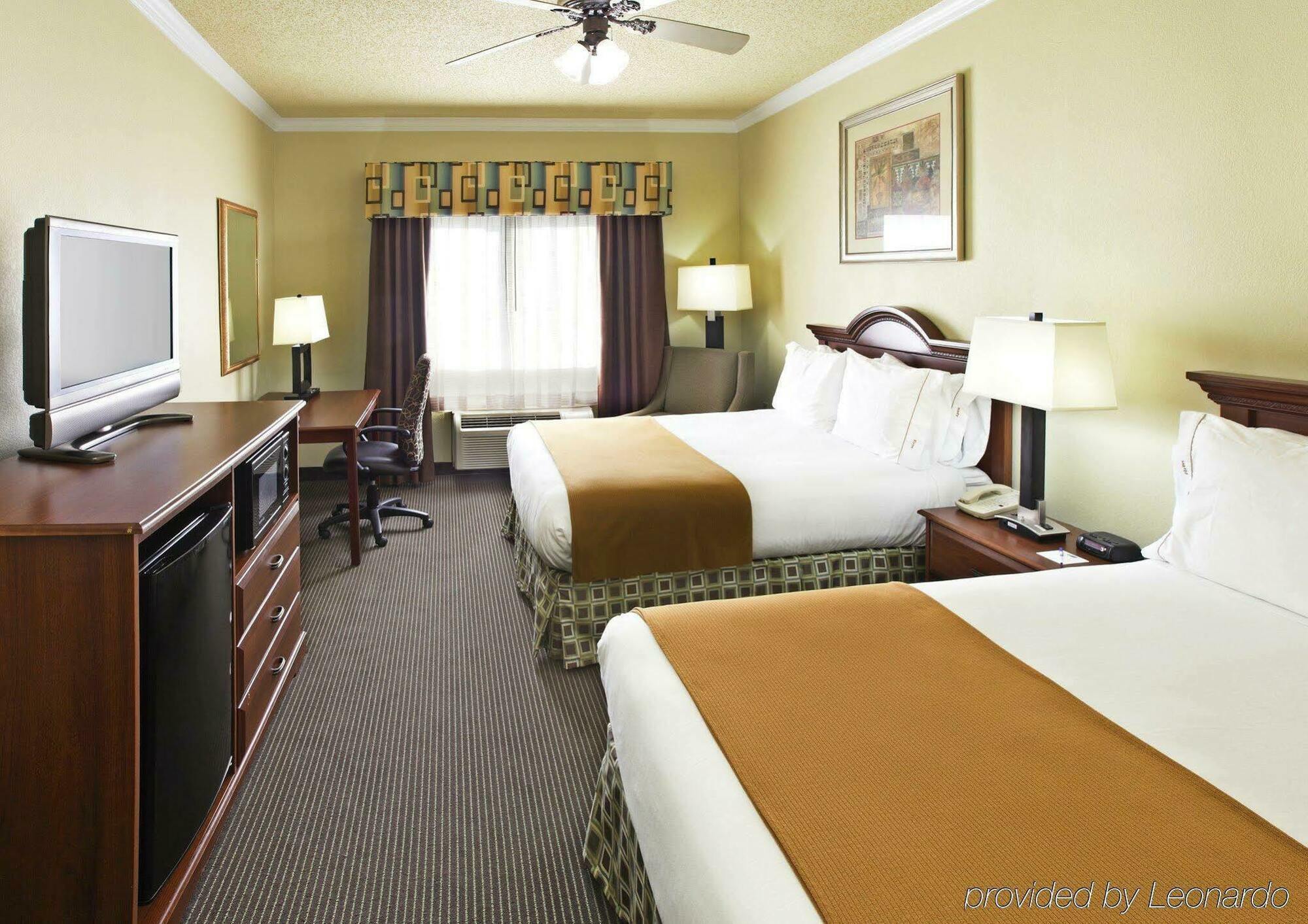 Express & By Ihg 2* Greenville
