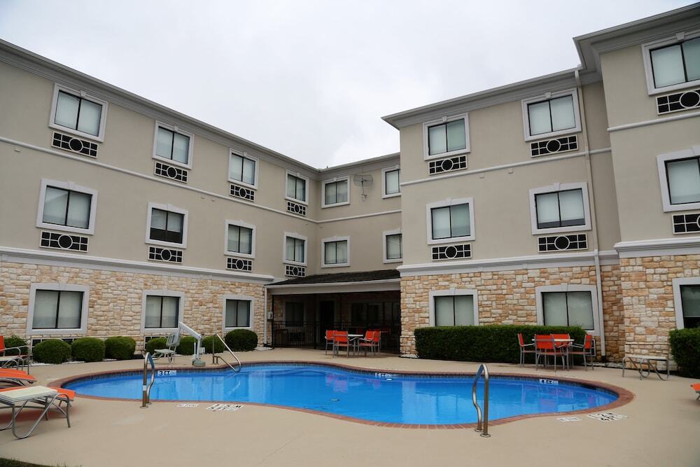 Express & By Ihg 2* Greenville